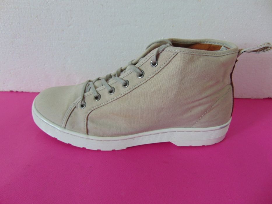 Dr Martens номер 42 Оригинални мъжки кецове