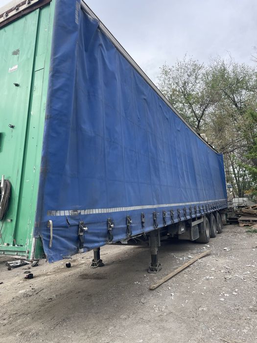 Продаю шторку вората весь комплект от прицепа тент все ято есть