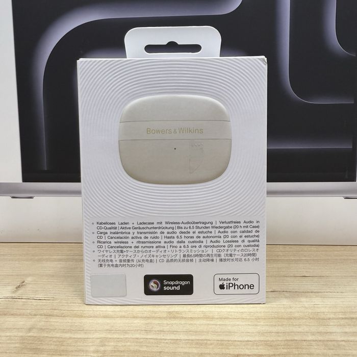 Bowers & Wilkins Pi8 Dove White