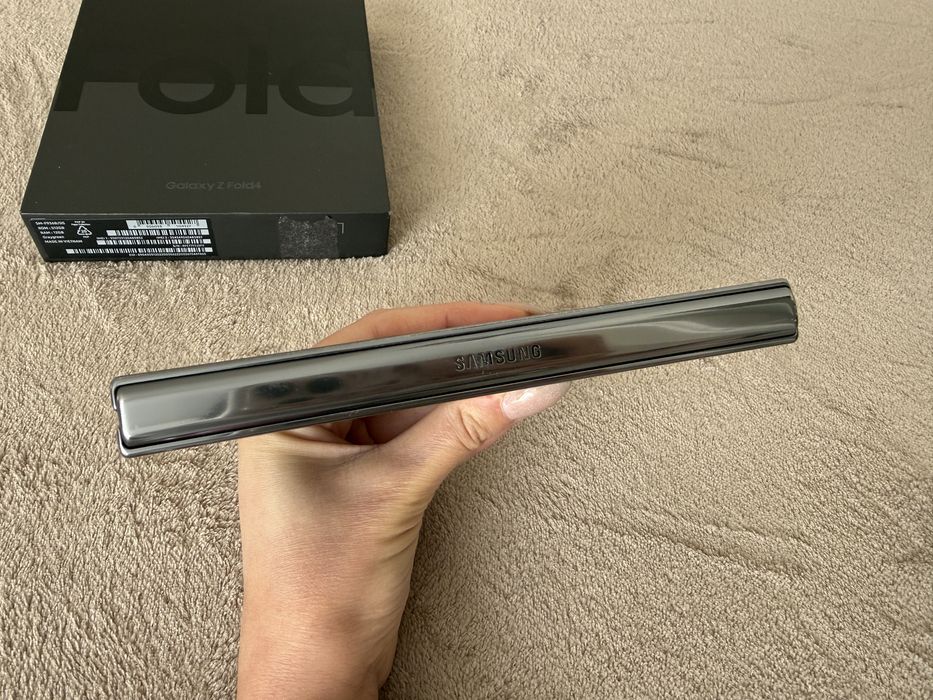 Samsung Galaxy Z Fold 4