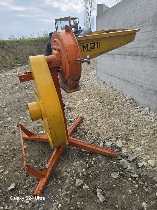 Vând moară pe ciocanele