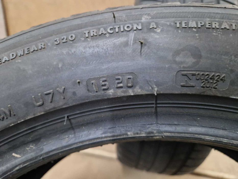 2 Bridgestone R17 215/50
летни гуми
DOT1520