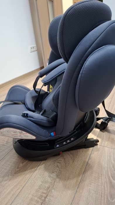 Vând scaun auto copii rotire 360° Chicco Unico plus