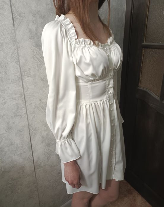 Продам белое платье