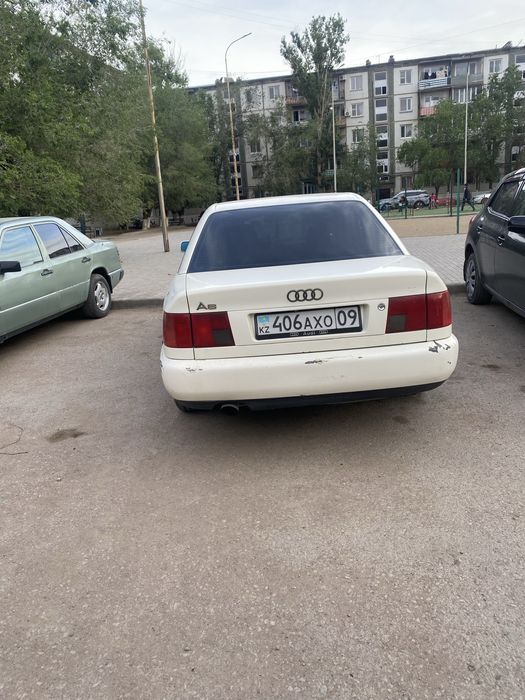 Ауди А6 С4 94 года 2.0 обьем