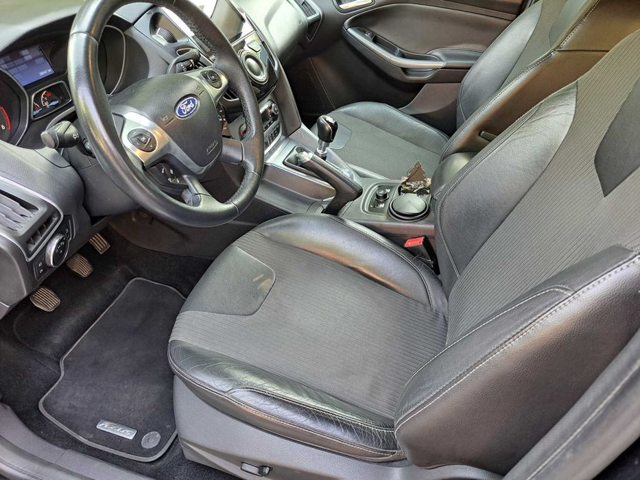 FORD Focus 2012 — imagine 5