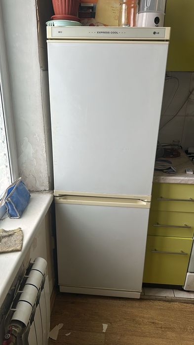 Холодильник LG e