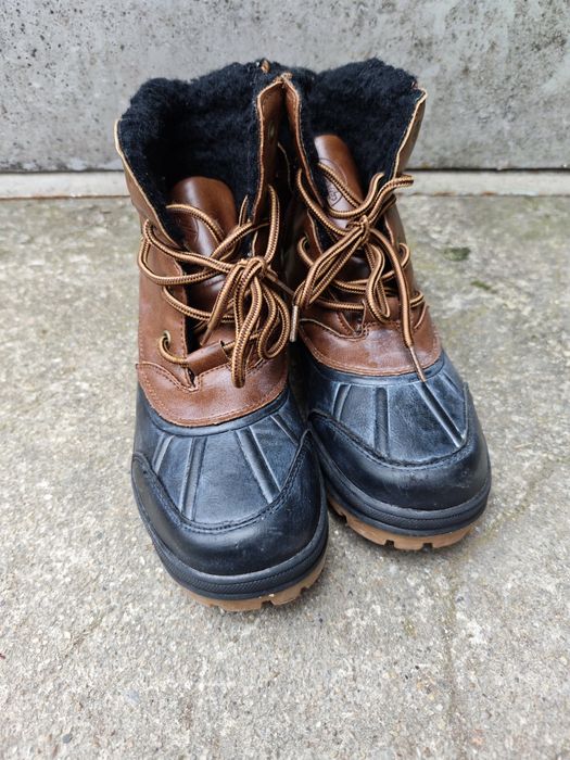 Топли боти за момче LC Waikiki. 
Обувани 4-5 пъти, неразличими от нови