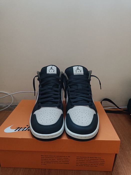 Jordan 1 mid SE Navy Blue/Olive/Beige