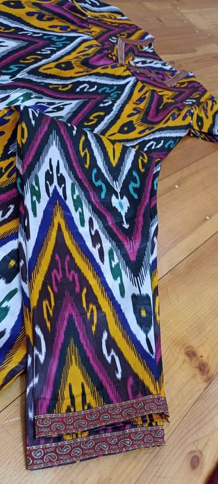 Продаётся национальное платье атлас