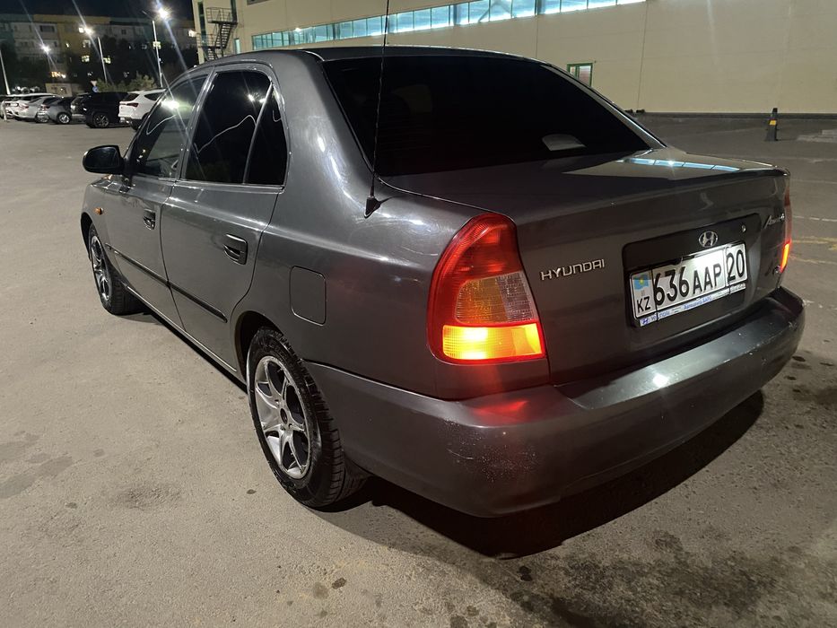 Hyundai acccent 2003 года
