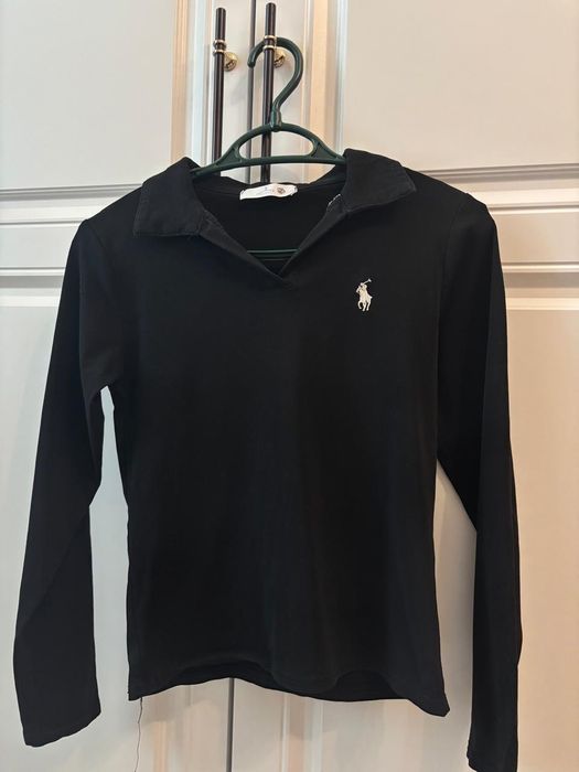 Кофта черного цвета трикотаж