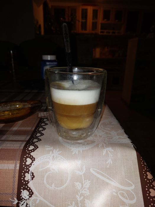 Vând expresor delonghi