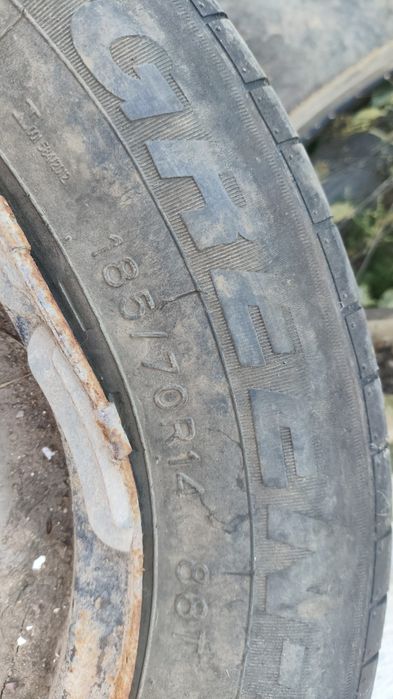 Продам 4 колеса на штампованных дисках