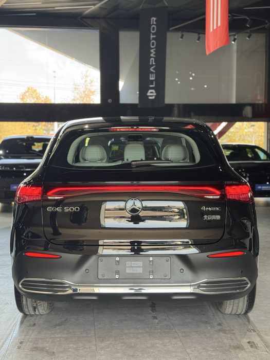 Mersedes benz SUV Eqe500 коричневый салон тоже есть