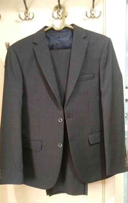 Продам костюм мужской