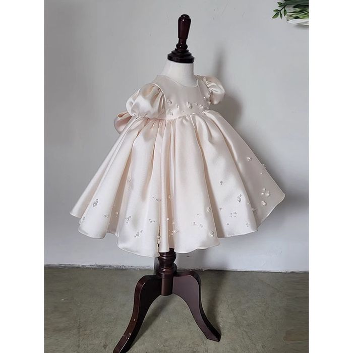 Продам платье на годик новое