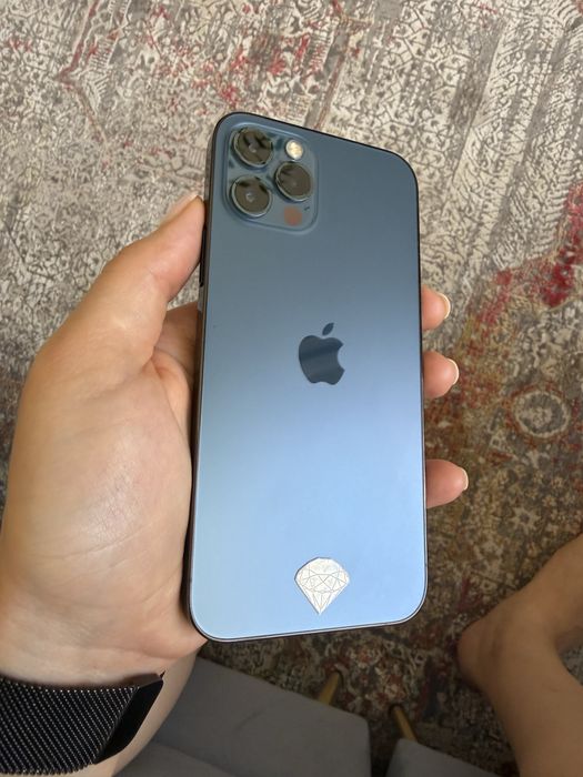 IPhone 12 Pro 512 гб (с новым оригинальным шнуром зарядки)