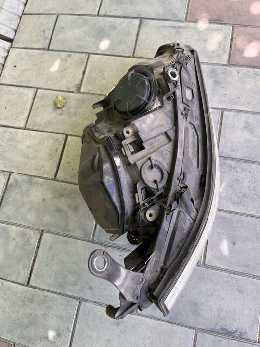 Фара правая BMW E60 дорест