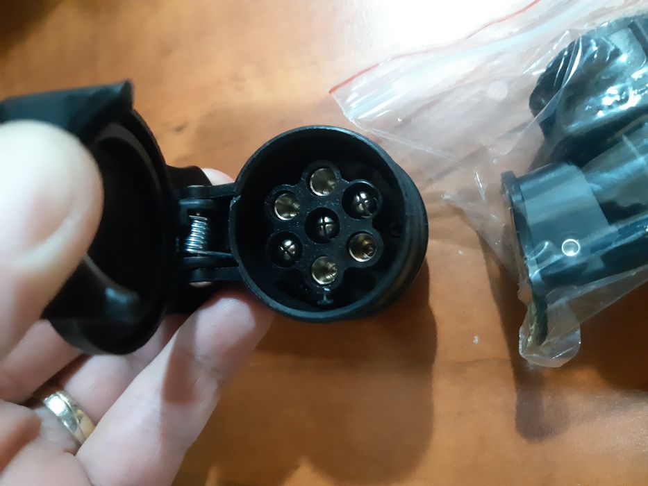 Adaptor de la 13 la 7 pini sau invers  Nou pentru  instalație electric