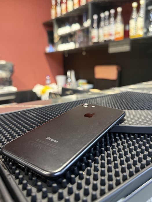 Apple iPhone 7 Qora rang