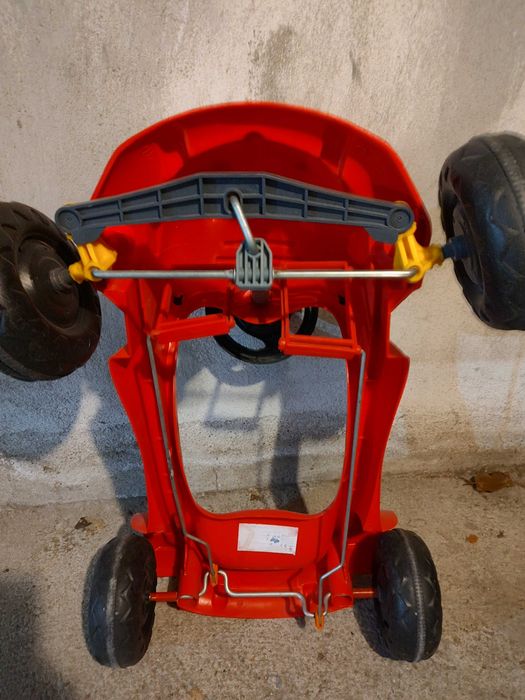 Детска количка с педали