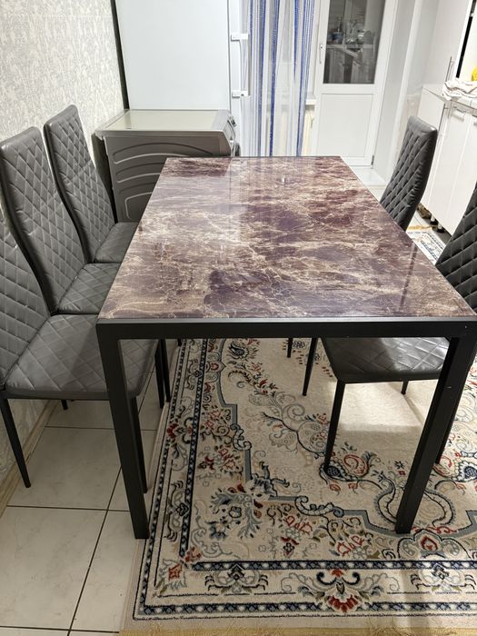 Продам стол и стуля в хорошом состояни