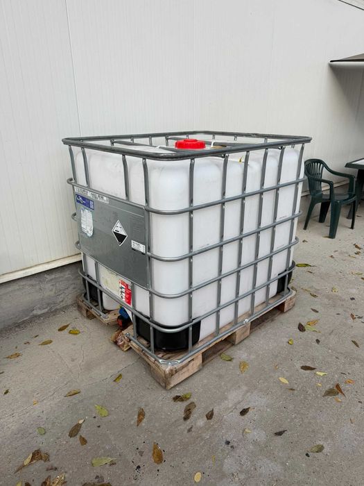 Bazin IBC din plastic 1000 Litri cu grilaj si palet metalic