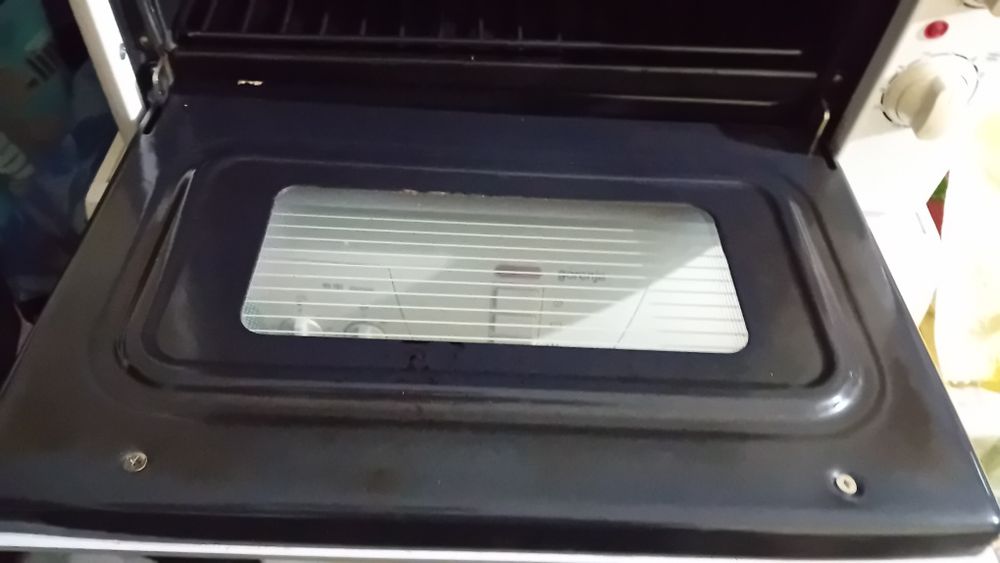 Продавам фурна,много запазена!