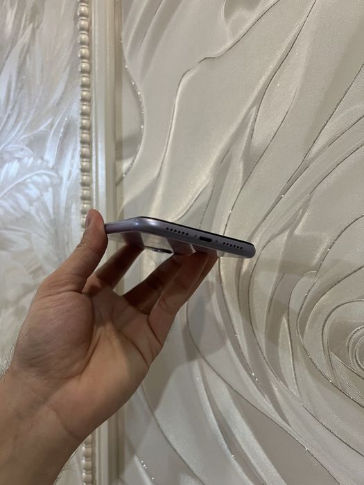 Продам IPhone 11 128gb