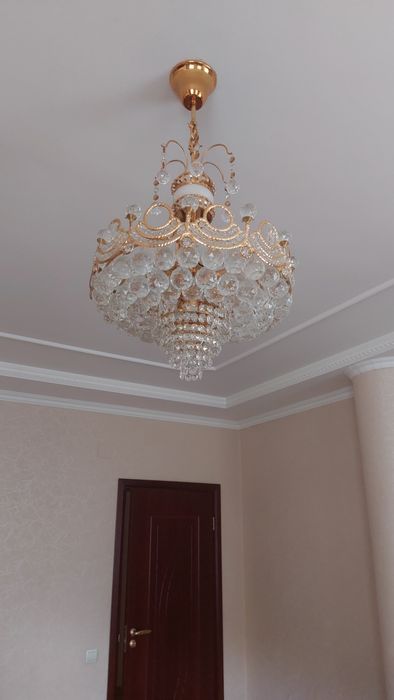 Продам люстра потолочную