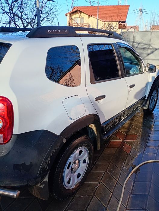 Vând Dacia Duster 1.6 benzina