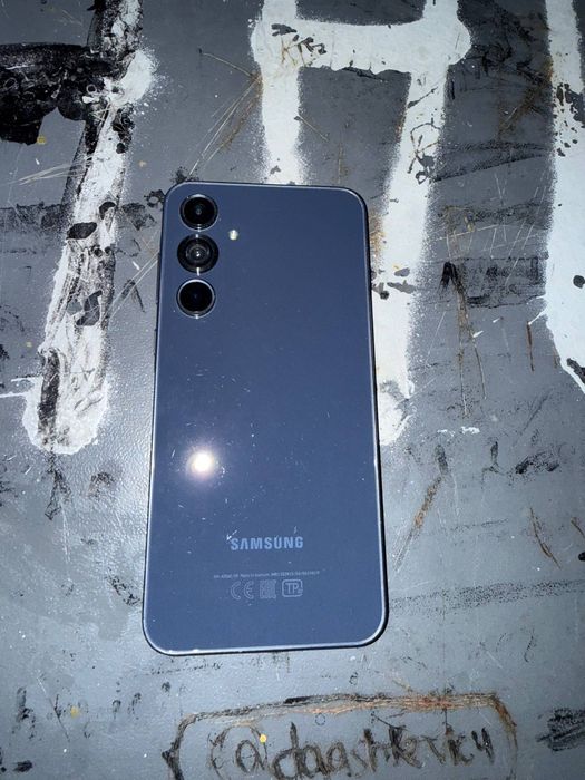 обменяю Samsung a35 с моей дп