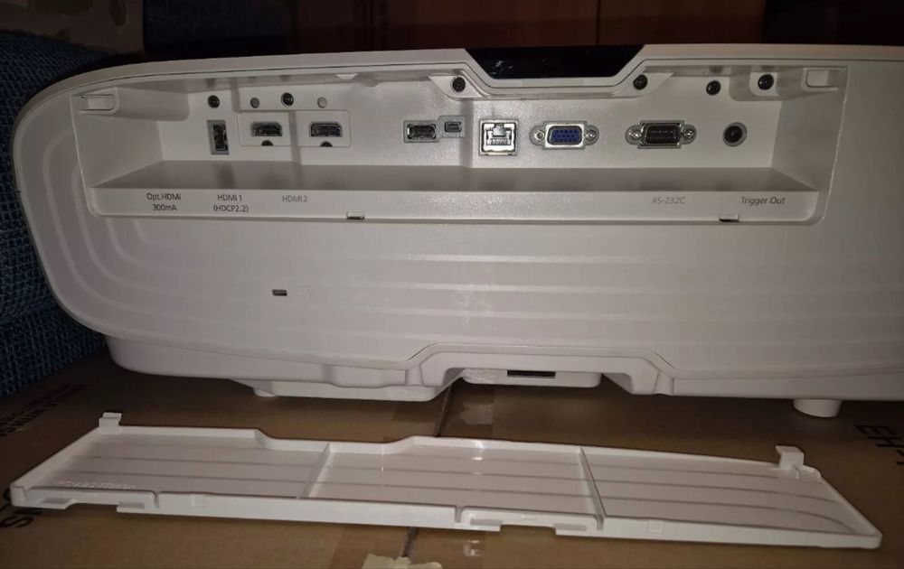 4к UHD проектор Epson EH-TW9300 - 3LCD технология