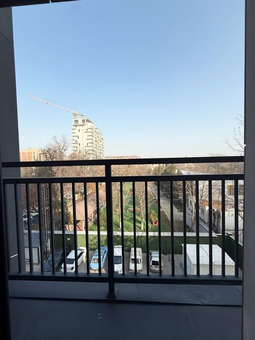 Продается 2/4/13 47м2 в ЖК Green Island, ор-р: школа 145