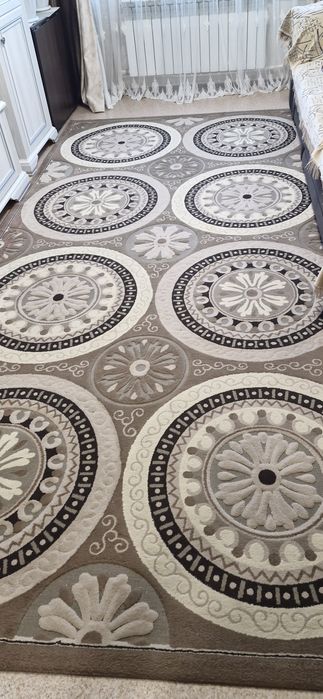 Продам ковер в отличном состояние