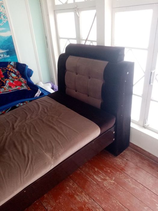 Yumshoq karavot.Holati zo'r.