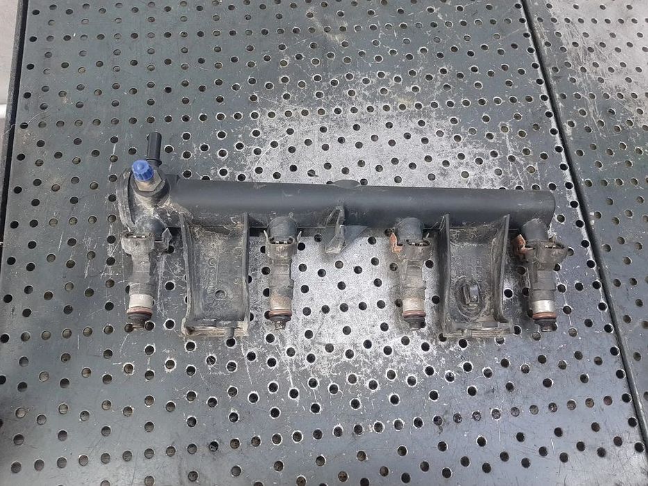 rampa cu injectoare 1.6 b nfu peugeot 206 207 citroen c3 c4  0280158057