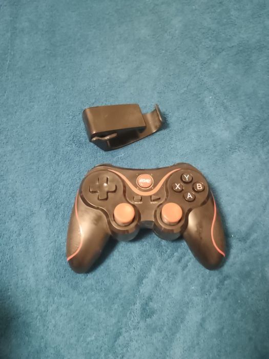 Vând controler cu suport