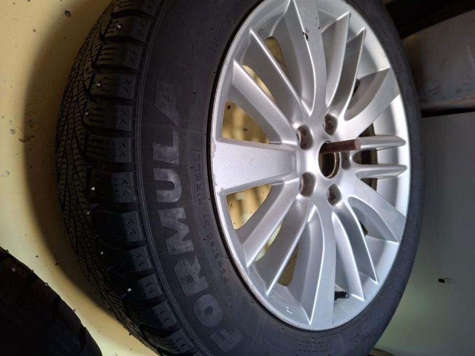 Продам резину с дисками Pirelli 17