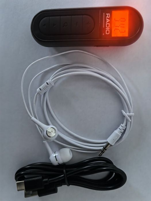 Aparat de radio FM cu acumulator, incarcare USB