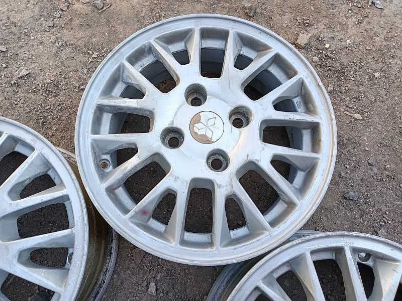 Продам оригинальные легкосплавные диски на Mitsubishi Galant