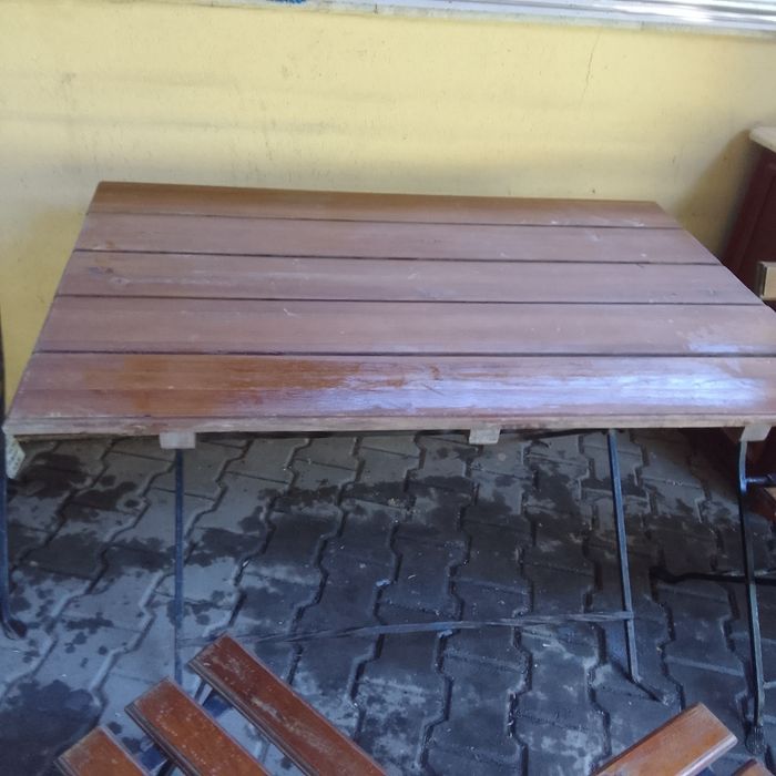 Продается шашлычный стол 4 стулья