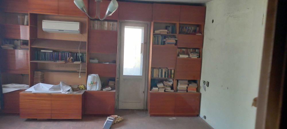 Продавам тристаен апартамент, идеален център - 90кв.м.