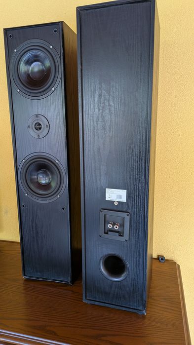 Vând boxe 2x100 W