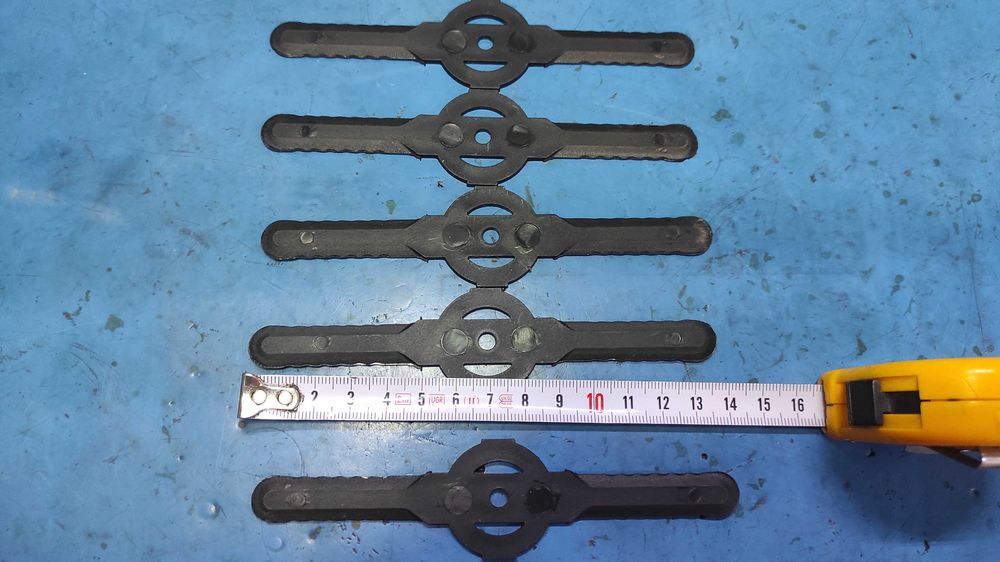 cutit plastic motocoasa trimer 14cm noi pret pe bucata dimens in poze