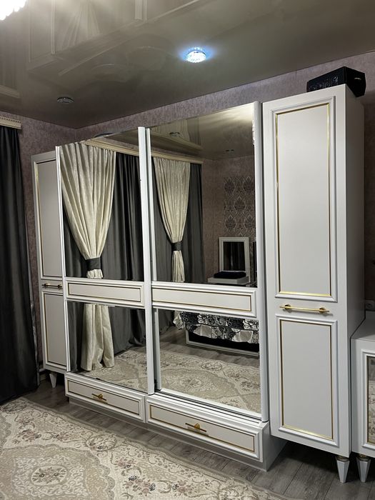 Продам Спальный горнитур