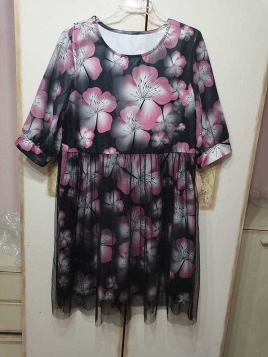 Vând rochie de damă nouă