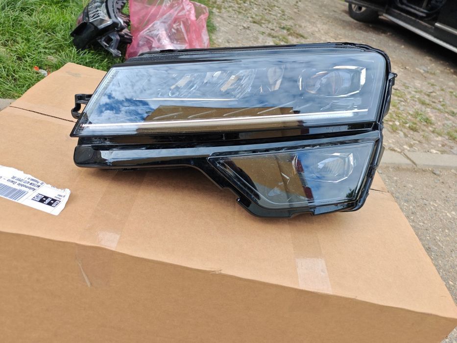 Far Skoda Karoq full led stare perfecta