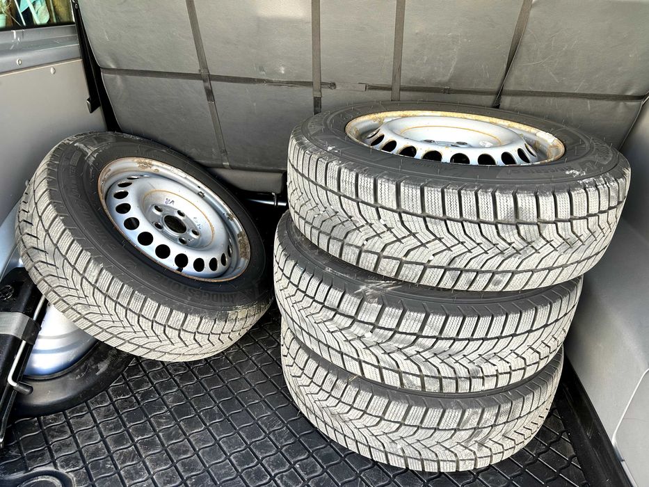Roți pe 16 cu anvelope 215/65/16c (pentru VW T5, T6) - 4 buc